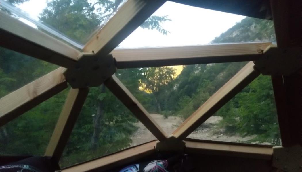 toit cristal du dodome pour observer les étoiles depuis son lit