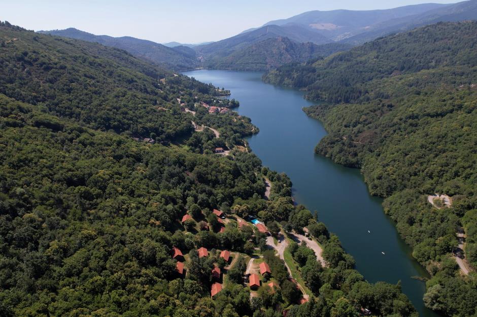 village de chalets des chataigniers du lac cevennes (37) 