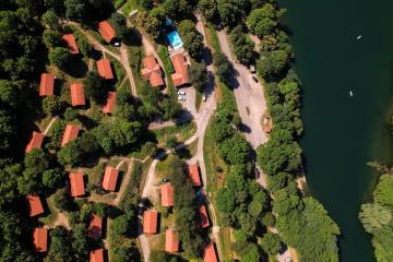 village de chalets des chataigniers du lac cevennes (41)