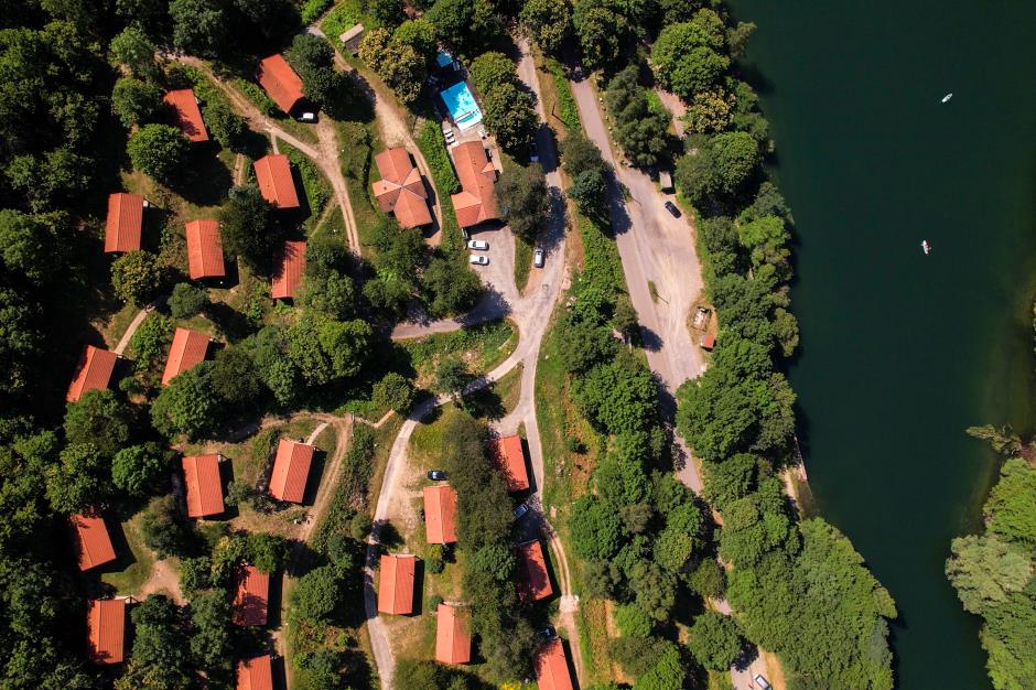 village de chalets des chataigniers du lac cevennes (41) 