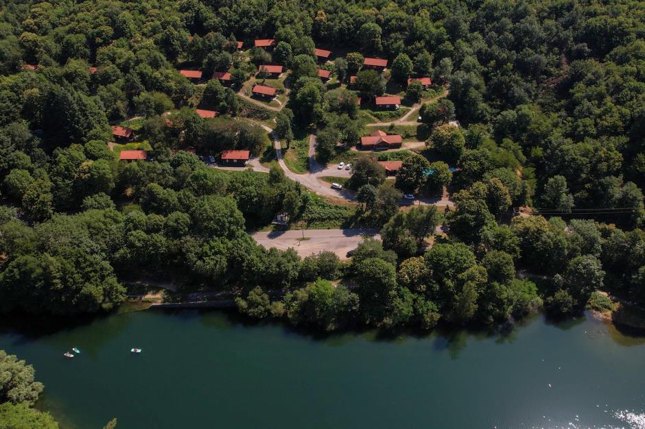 village de chalets des chataigniers du lac cevennes (53) 